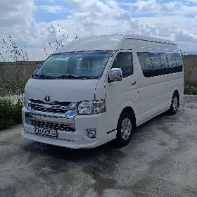 Toyota Hiace 2015