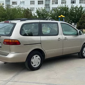 Toyota Sienna 2000