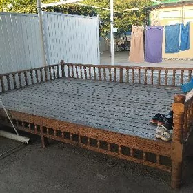 Krawat (tapçan)