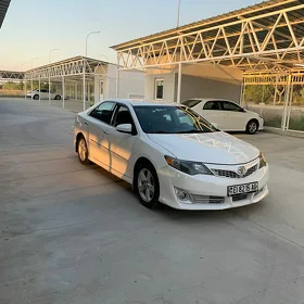 Toyota Camry 2013