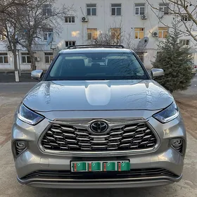 Toyota Highlander 2021