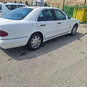 Mercedes-Benz E320 1998