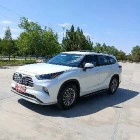 Toyota Highlander 2022