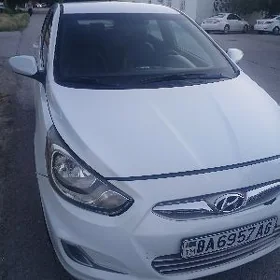 Hyundai Accent 2011