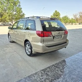 Toyota Sienna 2004
