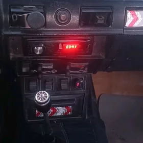 Gaz 24 1990