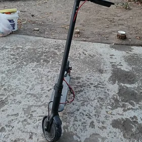 elektrony samokat skuter