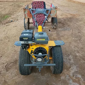 Mini traktor