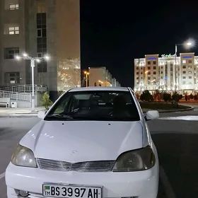 Toyota Echo 2002