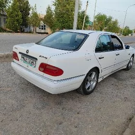 Mercedes-Benz E320 1997
