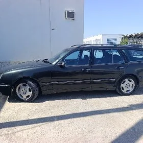 Mercedes-Benz E320 2000