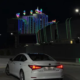 Lexus ES 350 2019