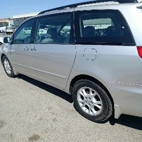 Toyota Sienna 2004