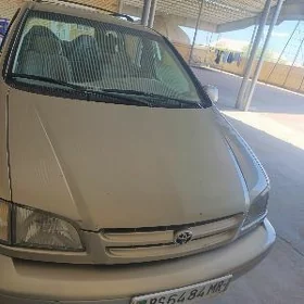 Toyota Sienna 2000