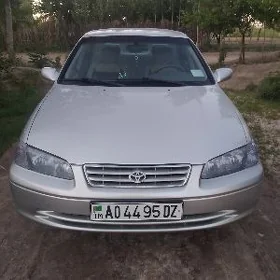 Toyota Camry 2001
