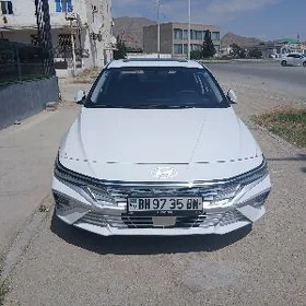 Hyundai Elantra 2025
