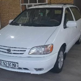 Toyota Sienna 2002