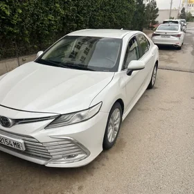 Toyota Camry 2021