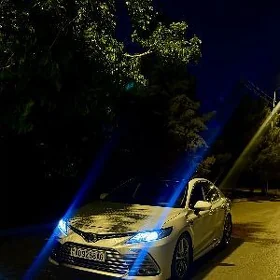 Toyota Camry 2021