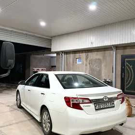 Toyota Camry 2012