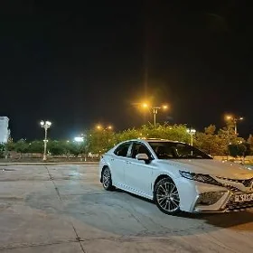 Toyota Camry 2020