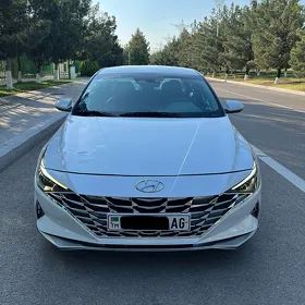 Hyundai Elantra 2022