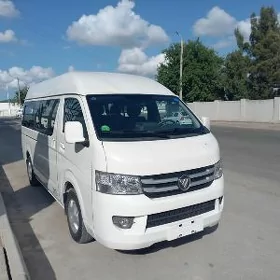 Toyota Hiace 2022