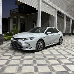 Toyota Camry 2023