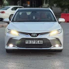 Toyota Camry 2021