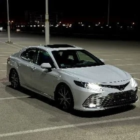 Toyota Camry 2021