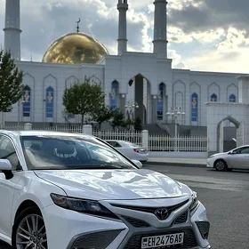 Toyota Camry 2023