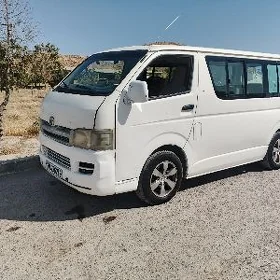 Toyota Hiace 2005