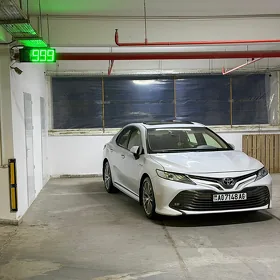 Toyota Camry 2020