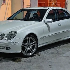 Mercedes-Benz E350 2005