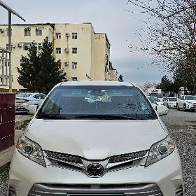 Toyota Sienna 2018