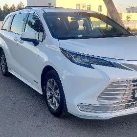Toyota Sienna 2021