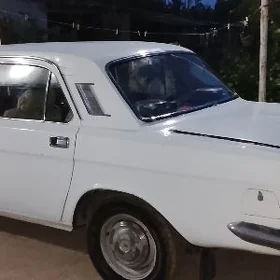 Gaz 24 1990