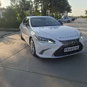 Lexus ES 350 2019