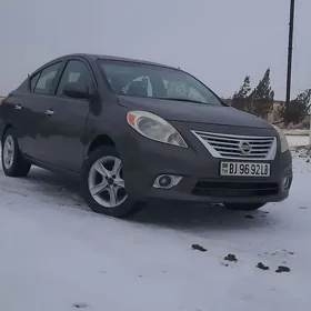 Nissan Versa 2012
