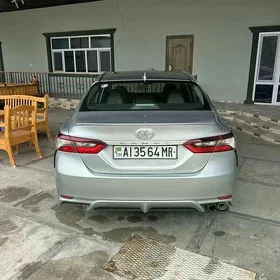Toyota Camry 2021