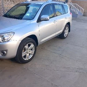 Toyota RAV4 2011