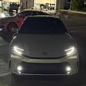 Toyota Camry 2025