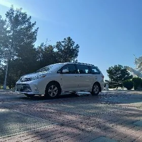 Toyota Sienna 2018