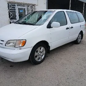 Toyota Sienna 2001