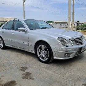 Mercedes-Benz E320 2003