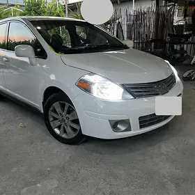 Nissan Versa 2011