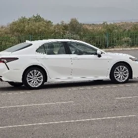 Toyota Camry 2023