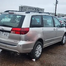 Toyota Sienna 2005