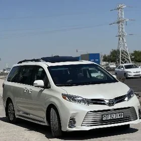 Toyota Sienna 2019