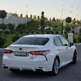 Toyota Camry 2019